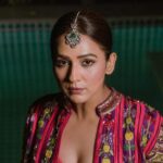 Neeti Mohan Instagram – Before 🎤📸 👀 

Styling @shreyandurjastyle 

Outfit @anishashettyofficial 
Jewellery 

@kushalsfashionjewellery 

Glam @ritickasjalan 

📸 @rahatmakhani Udaipur, Rajasthan