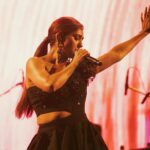 Neeti Mohan Instagram – Tonight for @royalchallengersbangalore 🏏🎶

#RCB #unbox #rcbunbox #ipl 

@anithadkar @amit_thosar @denzil.mathias @shanemacwan @rohann_197 @desigulab @ritickasjalan @_smfilms #Karan #Nitin #Joel #myna missed you @akshay.menon.official @samit.pednekar 

📸 @_smfilms Chinnaswamy Stadium, Banglore