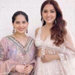 Neeti Mohan Instagram – What’s coming up? 😍

Can’t wait to show you guys 🤩

Stay tuned for more updates ✨

#jayakishori #neetimohan #collaboration #comingupnext #spirituality #tseries