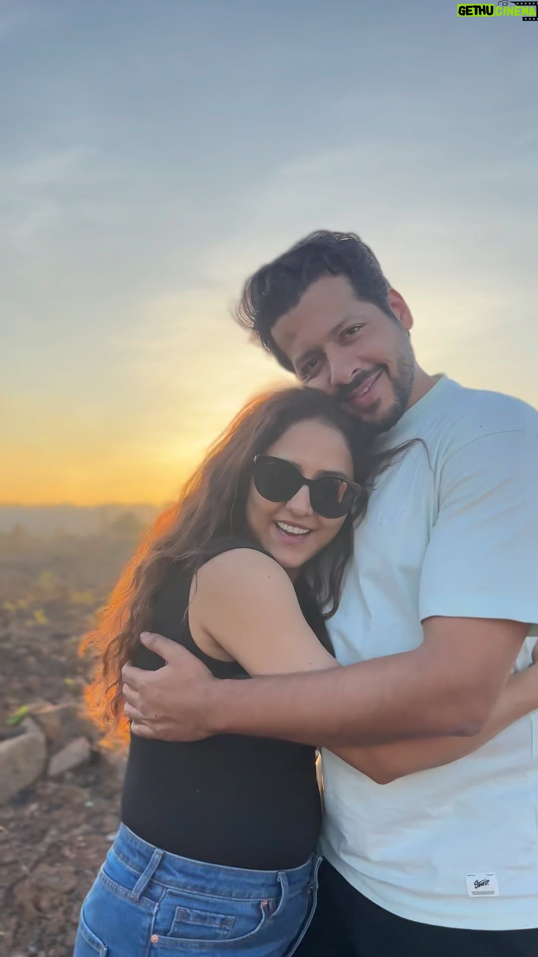 Neeti Mohan Instagram - My Halo, my Hero, my best friend, most loving husband, a gentleman, dutiful son and most amazing father to Aryaveer. Every day, every year we celebrate you for being YOU! Coz it’s Rare to find a Gem like you. We are lucky to have you in our lives. Happy Birthday my love! May you be blessed with good health, happiness, love, peace and abundance.