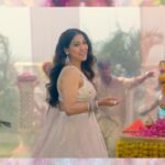 Neeti Mohan Instagram – Let the rhythm of devotion blend with the celebration of Holi.
#AajBirajMeinHoliReRasiya 🎉🎶✨🙏

#tseries #BhushanKumar @tseries.official @iamjayakishori @raaj_aashoo @iamseepijha @lovesh_nagar @akshitamudgal @sammeerdeshpande @wadkekeni @neelammuntashir @aditude__ @official_mmentertainment