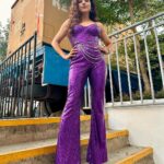 Neeti Mohan Instagram – #IPL Ready 💜 

Outfit: @hellogorgeousbyjazzkaur
Jewellery: @houseofjskjewels
Heels: @londonrag_in
Stylist: @stylebysaachivj
Team: @styledbynikinagda @sanzimehta777 MA Chidambaram Stadium , Chennai