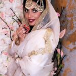 Neetu Chandra Instagram - Mohabat tou karte hai tumse Par Tumhare waale tuhse nahi Humare waale tumse Written by:- Neetu chandra #umraojaanada #umraojaan @meit23shah @rajeev.goswami @osmanwatali @rohit_pachauri @rinq_verma @umraojaan @irfanksiddiqui @salimmerchant @krishnakaliofficial @rattandeepsingh_