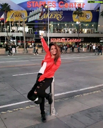 Neetu Chandra Instagram - My love for @lakers finally visited my favorite #staplecenter in #losangeles. Love it ❤️ #throwback #basketball is the love of my #life