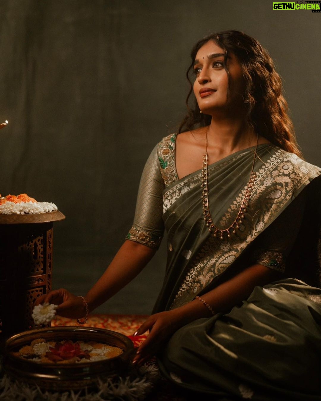 Niharika Nm - 659.7K Likes - Okay now just have to find one groom👀
Wearing @warpnweftbysagrikarai
Shot by @sairaj_prashant_parab
MUA @skinbysakhshi
Hair @vhairforu