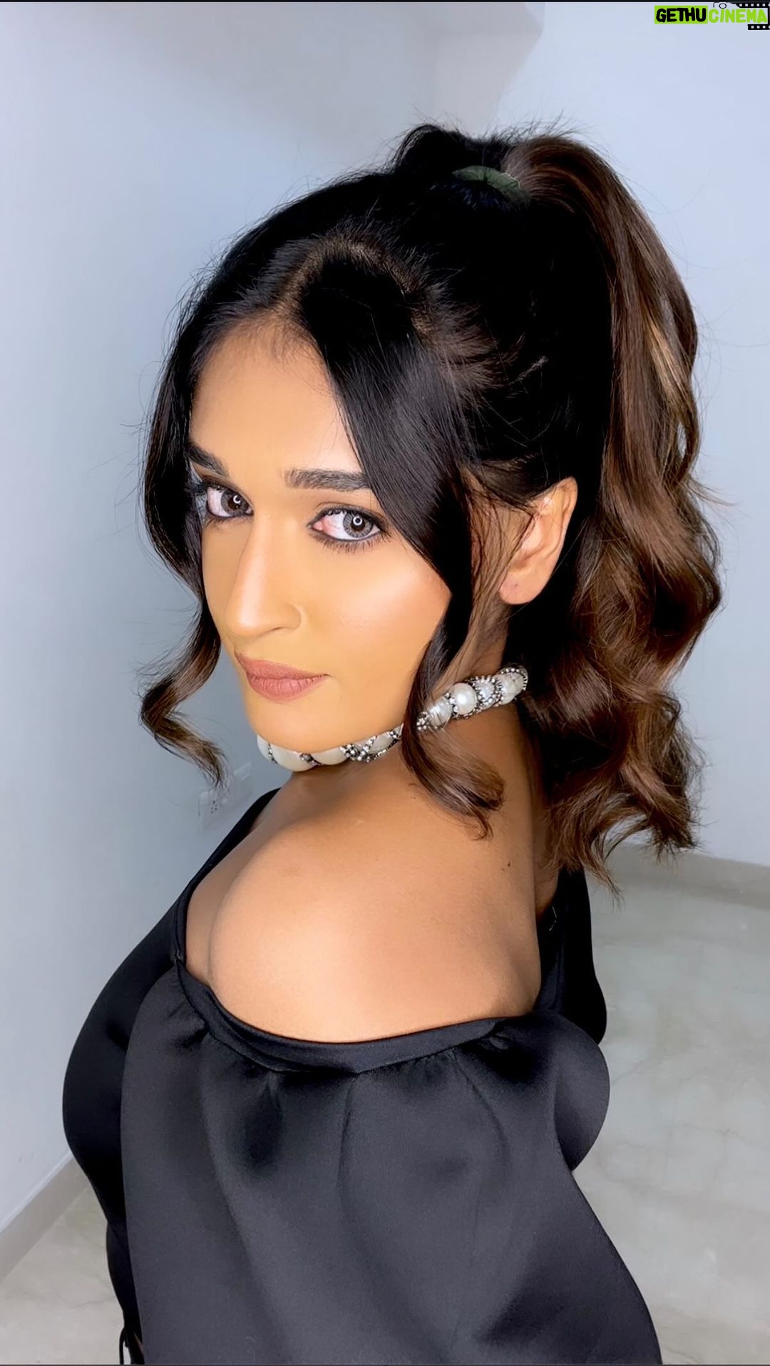 Niharika Nm Instagram - This (imaginary) boy in my DM’s said I’m pretty.🥲