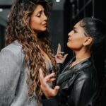 Niharika Nm Instagram - The only way to settle things 😡✂️🤛 @priyankachopra @mynykaa @anomalyhaircare #NykaaxAnomaly #Collab Location: @tajlandsend 🎥 @vivianambrose ❤️