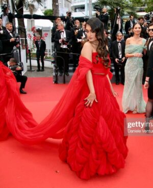 Niharika Nm Instagram - I had my red carpet moment you guys!!! 🥺 Growing up with body image issues and extremely low self confidence I never in my wildest dreams would’ve imagined being able to do something like this. I truly don’t know what to say but thank YOU for having my back on this crazy journey we’ve been together since I started making videos as a 16 year old. I’m forever grateful to YOU ❤️

@shantanunikhil thank you for making me feel like a princess and letting me be your muse and @anaitashroffadajania I could never have a big moment that you’re not a part of and I never will 🫶🏻

@brut.india THANK YOU for honouring me with this opportunity! I’m so so grateful 🙏🏻

A massive thank you to my team for being the best support system. @parulpparmar I truly don’t know what I’d do without you being there for me every single moment. You make me a better person!
 @viraj_sheth it’s been almost a decade and you still continue to believe in me even when I don’t
  @vivianambrose thank you always having my back 🫶🏻

Wearing custom @shantanunikhil 
Earrings @renuoberoiluxuryjewellery 
Ring @anayah_jewellery 

Styled by @anaitashroffadajania 
Assisted by @neonasanjaybahri 
Shot by @vivianambrose 
HMU: Mel, Julia @jmronquilloglamteam @jm_honeyz