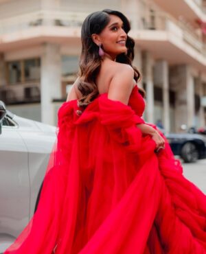 Niharika Nm Instagram - I had my red carpet moment you guys!!! 🥺 Growing up with body image issues and extremely low self confidence I never in my wildest dreams would’ve imagined being able to do something like this. I truly don’t know what to say but thank YOU for having my back on this crazy journey we’ve been together since I started making videos as a 16 year old. I’m forever grateful to YOU ❤️

@shantanunikhil thank you for making me feel like a princess and letting me be your muse and @anaitashroffadajania I could never have a big moment that you’re not a part of and I never will 🫶🏻

@brut.india THANK YOU for honouring me with this opportunity! I’m so so grateful 🙏🏻

A massive thank you to my team for being the best support system. @parulpparmar I truly don’t know what I’d do without you being there for me every single moment. You make me a better person!
 @viraj_sheth it’s been almost a decade and you still continue to believe in me even when I don’t
  @vivianambrose thank you always having my back 🫶🏻

Wearing custom @shantanunikhil 
Earrings @renuoberoiluxuryjewellery 
Ring @anayah_jewellery 

Styled by @anaitashroffadajania 
Assisted by @neonasanjaybahri 
Shot by @vivianambrose 
HMU: Mel, Julia @jmronquilloglamteam @jm_honeyz