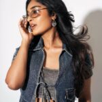 Niharika Nm Instagram – Yennama kannu, Saukyama? 👀

Styled by @harshitadaga01 
Wearing @dhruvkapoor 
Shot by @visualaffairs_va
