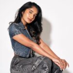Niharika Nm Instagram – Yennama kannu, Saukyama? 👀

Styled by @harshitadaga01 
Wearing @dhruvkapoor 
Shot by @visualaffairs_va