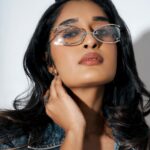 Niharika Nm Instagram – Yennama kannu, Saukyama? 👀

Styled by @harshitadaga01 
Wearing @dhruvkapoor 
Shot by @visualaffairs_va