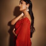 Niharika Nm Instagram - Tum bhi hoe? cheh 👀 Styled by @harshitadaga01 Wearing @premyabymanishii Jewellery @ishhaara @vasundharajewelry MUA @skinbysakhshi Shot by @visualaffairs_va