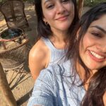 Nikhila Vimal Instagram - Be a piece of peace 🛖🌳🤍 @themudhousemarayoor 💚 #thankyouforhostingus