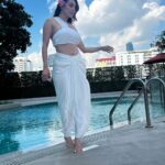 Nikita Rawal Instagram - Soft landing in 2024 ❤️💓 #nikitarawal #2024 #newyear #selflove #white #pool #waterbaby