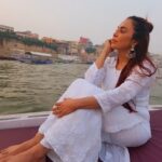 Nikita Rawal Instagram – Mirza ❤️ 

#nikitarawal #banaras #ganga #soul #soulwarming