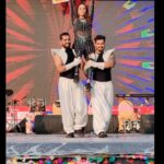 Nikita Rawal Instagram – Tranding performance with Tranding song 🎵 
My favourite things to do 
#live #perfomance #dancing #rockstar 
#maladmasti
#nikitarawal