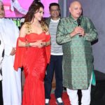 Nikita Rawal Instagram - It was vibrant evening 💓 Kamariya Love you everyone for love ❤️ @manav.manglani @itsaastharawal @actormanojjoshi @gurpreetkchadha @basantrrasiwasia @tirth_rawal @urvashesolanki @simransachdevaofficial @smita.gondkar @parulchawla9 @taanee792 @