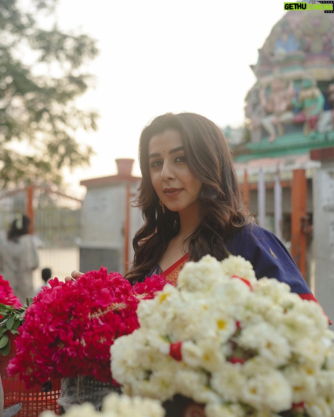 Nikki Galrani Instagram - Katchi Seralama ? 😉
