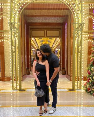 Nikki Galrani Instagram - From me & mine to you & yours ♥️
Happy New Year ✨