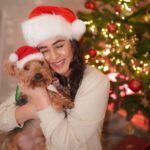 Nikki Galrani Instagram - Smiles brought to you by Santa ♥️🎅🏻 #MerryChristmas #HoHoHo 📸 : @camerasenthil