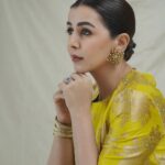 Nikki Galrani Instagram - Lighting up the night 💫💫💫 Outfit by @raw_mango Jewellery by @amrapalijewels MUH by @unnips Shot by @jeesjohnphotography Styled by @sonika_grover ✨