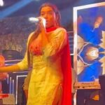 Nisha Bano Instagram - Nisha Bano Live 🎙️🎵 #nishabano #livemusic #desiqueen #instareel