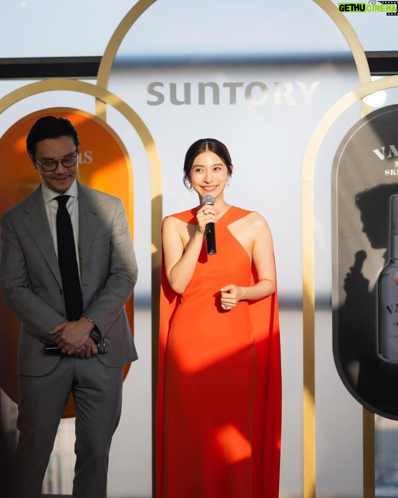 Nittha Jirayungyurn Instagram - We as a couple are proud to be the first Brand Ambassadors for Suntory skincare in Thailand 🧡 อยากให้ลองใช้มากๆๆๆค่ะ Vitoasไม่ใช่เเค่serumแต่เป็น Triple Serum เลยค่ะะะชอบมากกก ส่วนของคุณผู้ชายต้อง Varon Men‘s intensive in one serum ดูแลผิวให้ชุ่มชื้น ลดริ้วรอย จุดด่างดํา ผิวกระจ่างใส ให้ผิวดูอ่อนเยาว์ค่ะ💥💥💥 @saint_kuha
