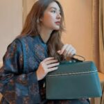 Nittha Jirayungyurn Instagram - A delicate embrace🥰💗 @LoroPiana #LoroPiana #LoroPianaExtraBag