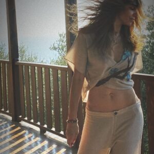 Nur Fettahoğlu Instagram - Dünyadan uzak…..🛸🪐