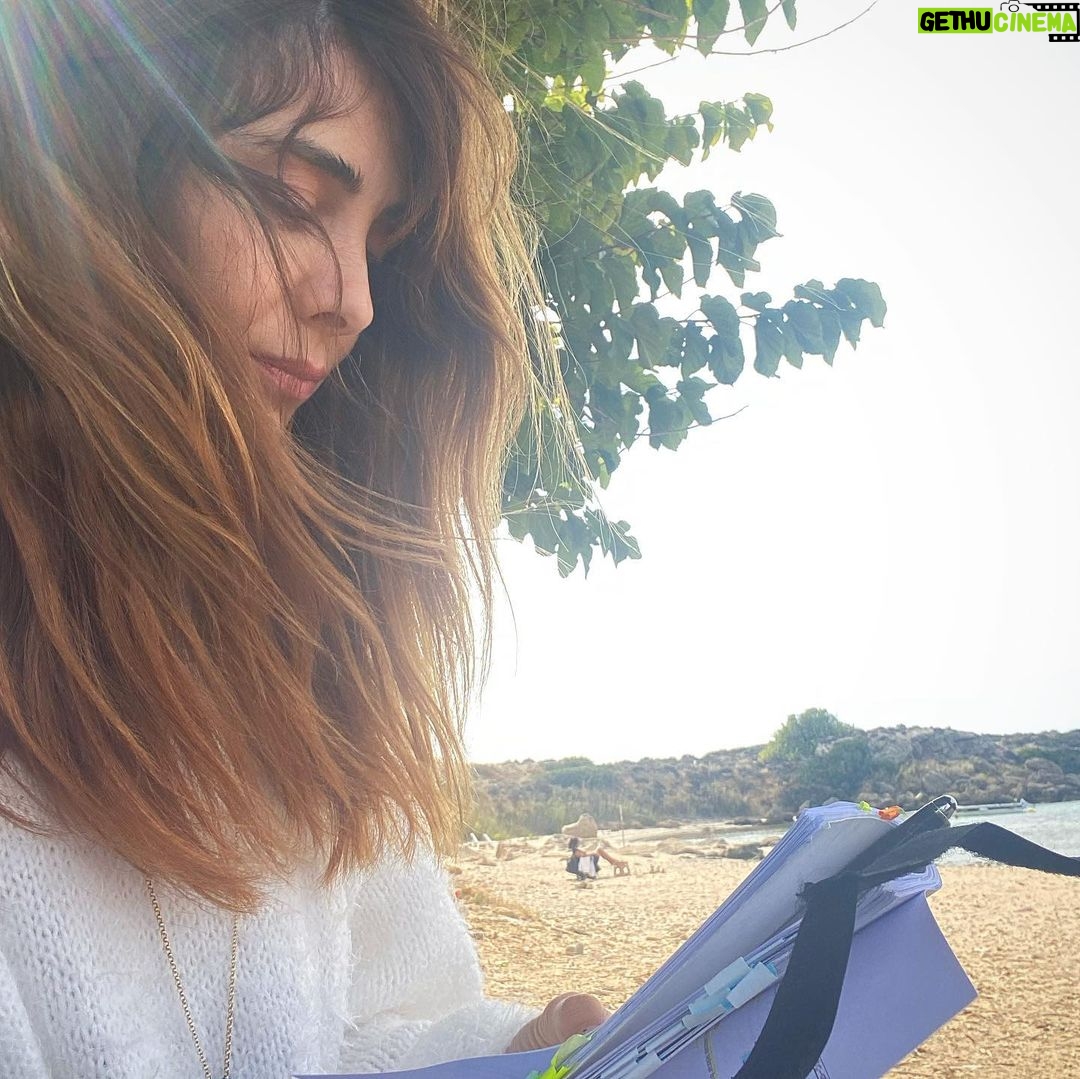 Nur Fettahoğlu Instagram - Aklımda hiçbir şey kalmamışcasına……