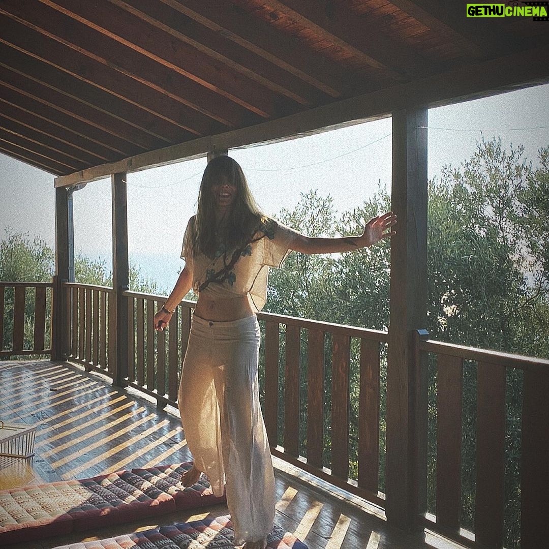 Nur Fettahoğlu - 43.4K Likes - Dünyadan uzak…..🛸🪐