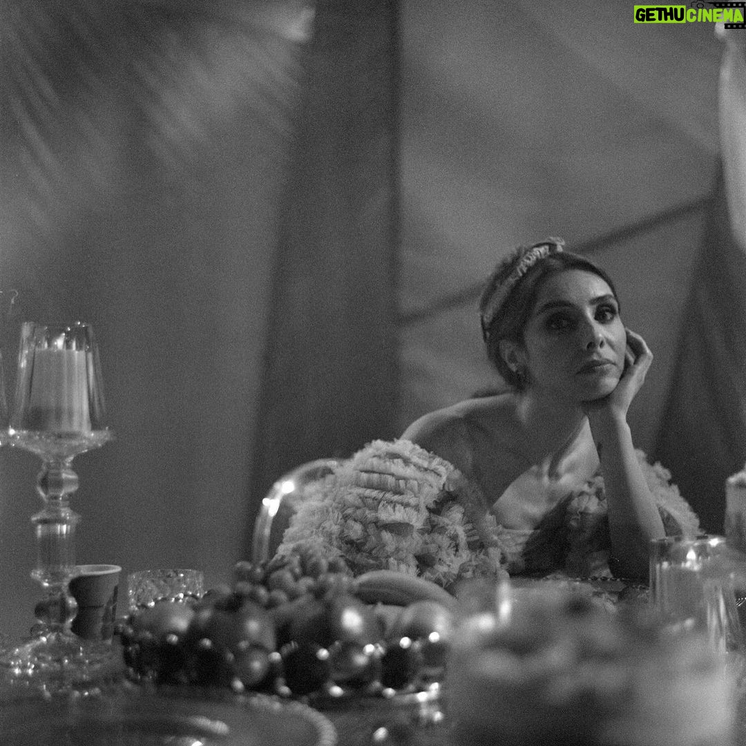 Nur Fettahoğlu Instagram - Bazı anlar çok kıymetli!@tiyatrokintsugi Rolleiflex 2.8F 📸 @cemyigituzumoglu