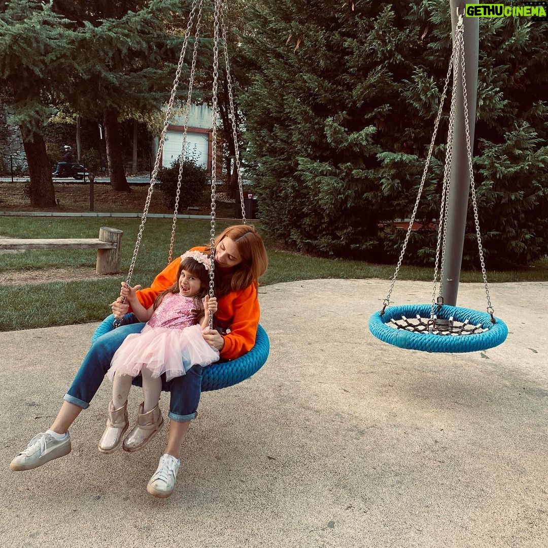 Nur Fettahoğlu - 55.6K Likes - the color of my life 🌈