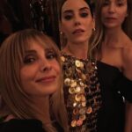 Nur Fettahoğlu Instagram - Yüzümüz kırışana kadar, her yaşanmışlıkta, doya doya!!! İyi ki! @aysebarim @cansudere @selmaergecofficial @damlasenbark
