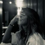Nur Fettahoğlu Instagram – Franz Kafka şöyle diyor: “Zerre kadar anlamadıkları şeyler hakkında konuşuyorlar. Sırf aptallıkları sayesinde kendilerinden bu kadar eminler.”
George Orwell’ın da dediği gibi: “ Cahillik güçtür…”