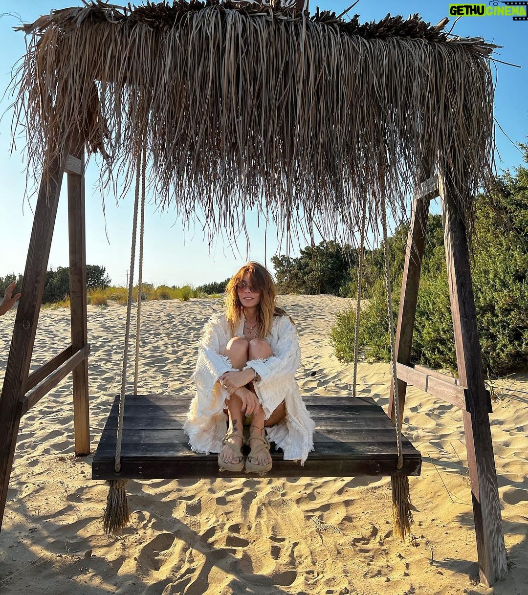 Nur Fettahoğlu Instagram - i’m connected…..