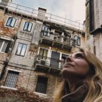 Nur Fettahoğlu Instagram - This is the beginning of your day Life is more intricate than it seems Always be yourself along the way Living through the spirit of your dreams….