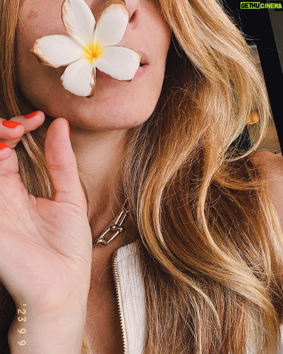 Nur Fettahoğlu - 51.1K Likes - I remember your face….
Some things never change…
