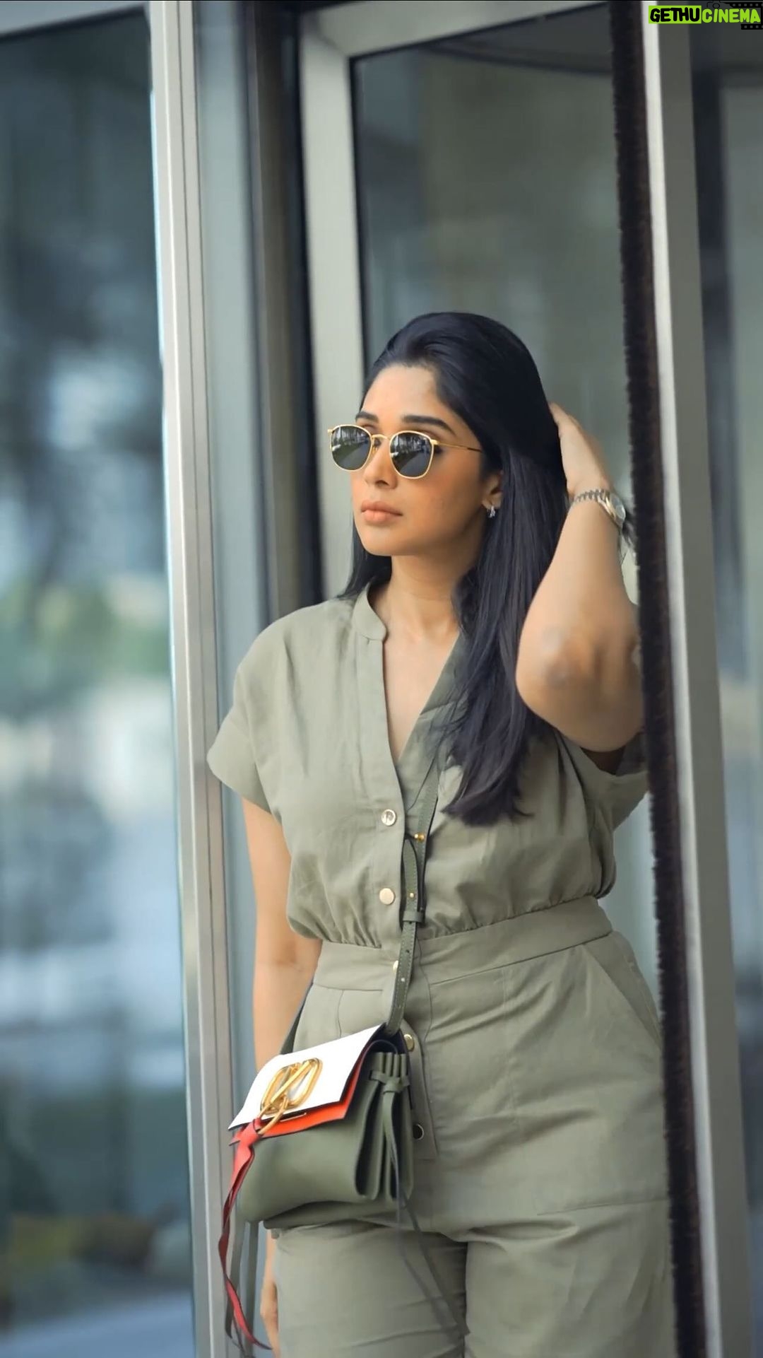 Nyla Usha Instagram - Don't let the summer weaken your hair! Prioritize natural hair care products that repair and protect against damage. That's why I'm loving the Argan Oil of Morocco collection from @herbalessencesarabia 🌿 Experience healthy and resilient hair this summer by giving them a try! #CertifiedByPlantScientists #FreebyNature #haircare