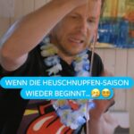 Oliver Pocher Instagram - Wenn die Heuschnupfen-Saison beginnt... 🤧😵‍💫 "Ein Haus voller Geld", donnerstags um 21:15 Uhr bei @rtlzwei. 🤑 #einhausvollergeld #rtlzwei #oliverpocher #guteshowsgutelaune #gutelaunedonnerstag #money #cash #gewinnspiel #suchdichreich #heuschnupfensaison #igitt #schleimpool #03