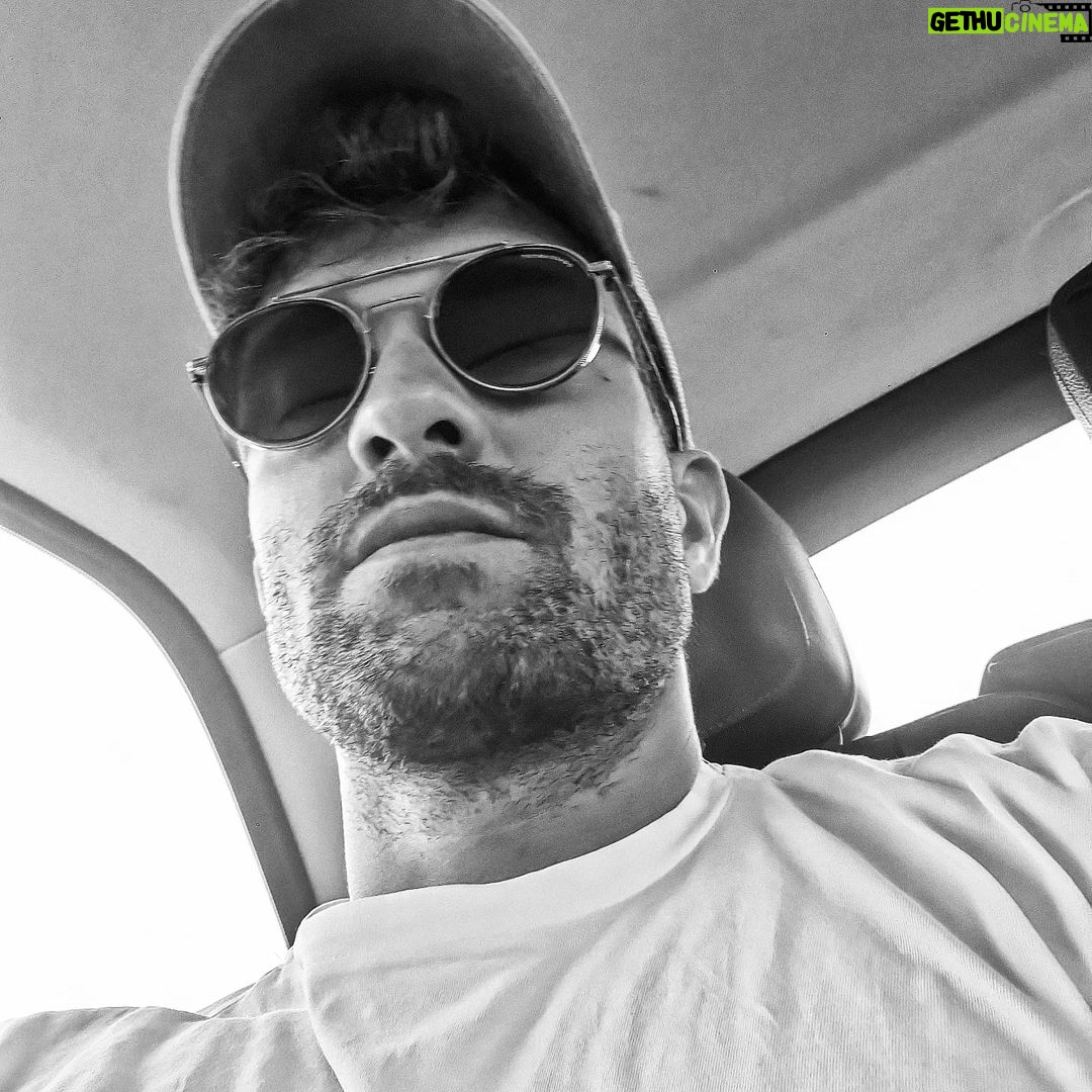 Pablo Alborán - 91.9K Likes - 1.día de sol y masajitos
2.dormido yendo a una reunión
3.se dispararon las ideas
4.día inolvidable
5.siempre me tira la lengua
6.nap