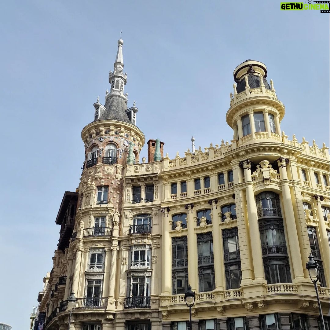 Pablo Alborán - 80K Likes - #Madrid está preciosa.
