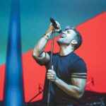 Pablo Alborán Instagram – Hoy terminó la gira en Puerto Rico y quería daros las gracias. 

Ninguna carrera se logra sin ilusión ni esfuerzo. Tampoco se logra solamente por uno mismo, si no por el equipo que lo apoya.

Ha sido de mis giras favoritas, porque no ha sido de las más fáciles. Ha habido muchísimo esfuerzo, sacrificio personal y profesional. He llorado, he reído, y sobre todo he aprendido mucho de mi mismo y de mi equipo de trabajo;  como ser mejor persona y mejor compañero. 

Gracias @esperanzahdez por tu valentía y por tu honradez. 
A mi compañía @warnermusicspain @warnermusiclat @getinmusic y  a todos los promotores de España, Portugal, Latinoamérica y Estados Unidos. Lo logramos. 

Gracias a mis músicos, a mi hermano Salva como director artístico, a los técnicos, ingenieros de luces, diseño y realización (barri,Enric,Laura,Guille, Cesc; sois infalibles) sonido ( Carlos Vera y Rosillo sois lo mejor que me ha pasado!!!) cámaras, seguridad, transporte, catering… 
Trabajar con vosotros ha sido una masterclass. Gracias.

Me encantaría que el mundo entero pudiese ver de cerca como sacáis adelante cualquier concierto. 
Gracias por vuestra actitud y por vuestro cariño hacia mi.

Gracias a nuestras familias por entender esta profesión, por respetar nuestros sueños, por apoyarnos cuando estamos lejos y solos. 

Tengo el mejor público del planeta. GRACIAS por mantener viva  la magia y hacer que mi música siga creciendo y evolucionando por el mundo. 

Me siento honrado de llevar mis raíces andaluzas y españolas por todos los lugares a los que fuimos y a la vez seguir experimentando con ellas, para poder aprender de la cultura de los demás. 

Ahora toca despedirme, volver a mi casa, a mi burbuja, a los míos, a la página en blanco, para poder escribir las futuras canciones que nos esperan. 

Cuidaros mucho, quereros mucho y no perdáis el tiempo. 
Hasta la próxima Familia!