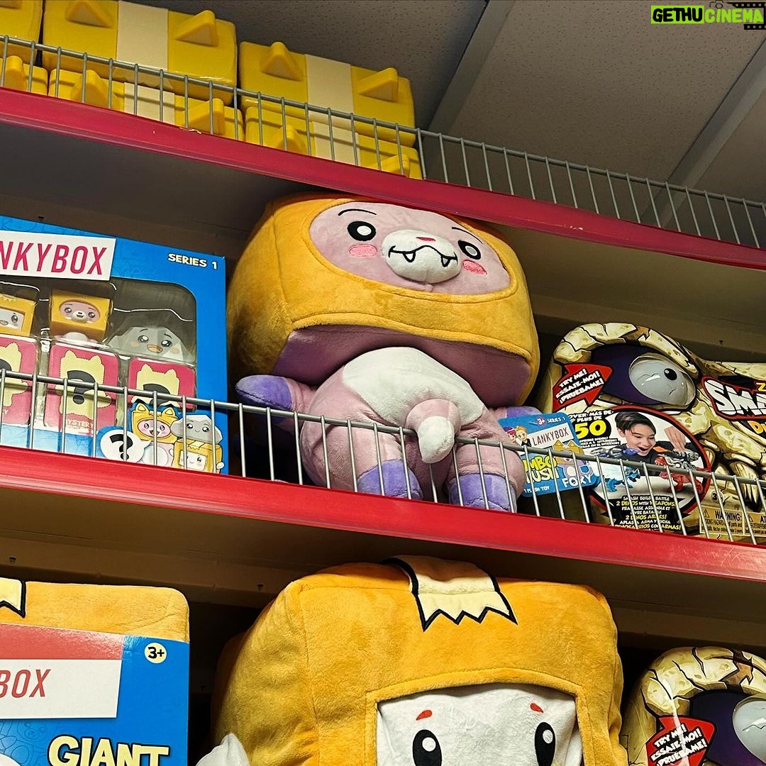 Paddy McGuinness Instagram - Been out doing a bit of Chrimmy shopping for the kids. I’ll give this one a miss. #spongecocksquarepants