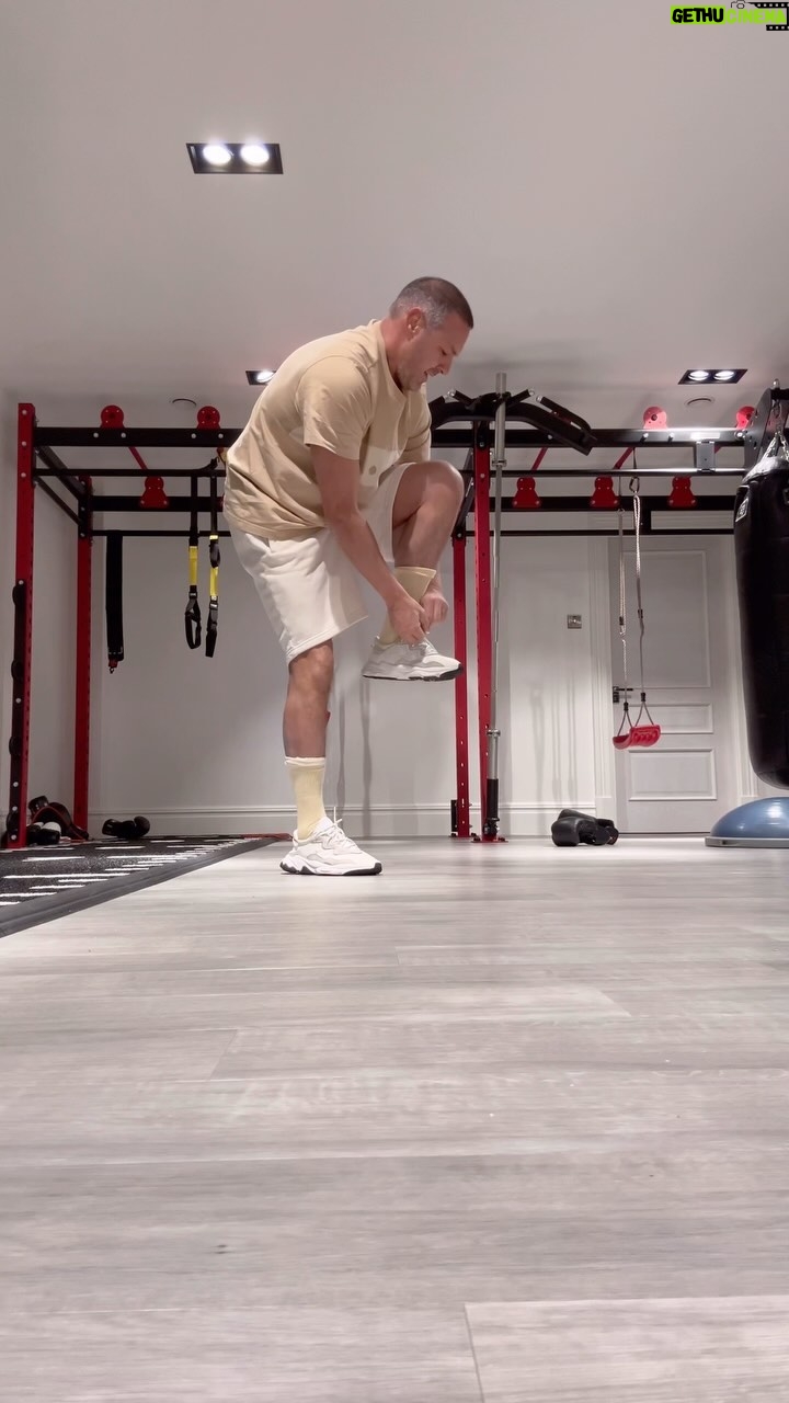 Paddy McGuinness Instagram - We made it trickier! Can you do it!?! #balance
