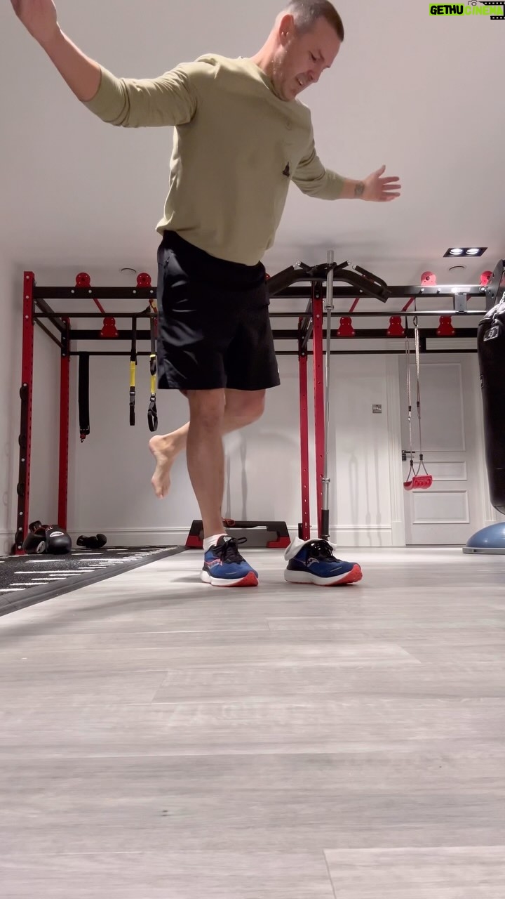 Paddy McGuinness Instagram - Mum’s and Dad’s who try and get dressed without waking a baby up will have a distinct advantage at this! Can you do it? #balance