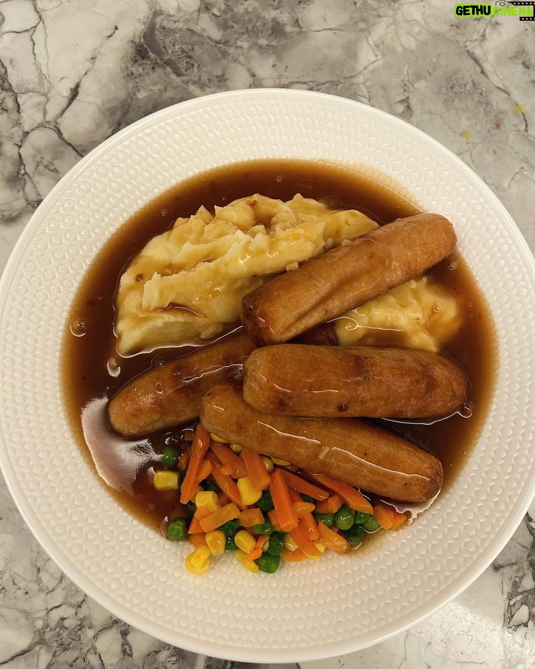 Paddy McGuinness Instagram - My tea’s of the week. Mixed bag, can you spot which ones I made? 😀 #teasoftheweek