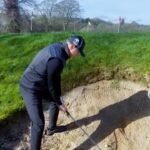 Paddy McGuinness Instagram - Had a mad busy month so it’s good to finally get some lessons in. Bit of bucket and spade work then it was rodeo time! Lovely day for it. 😎🏌🏽‍♂️#bunker #driver #golf #lessons