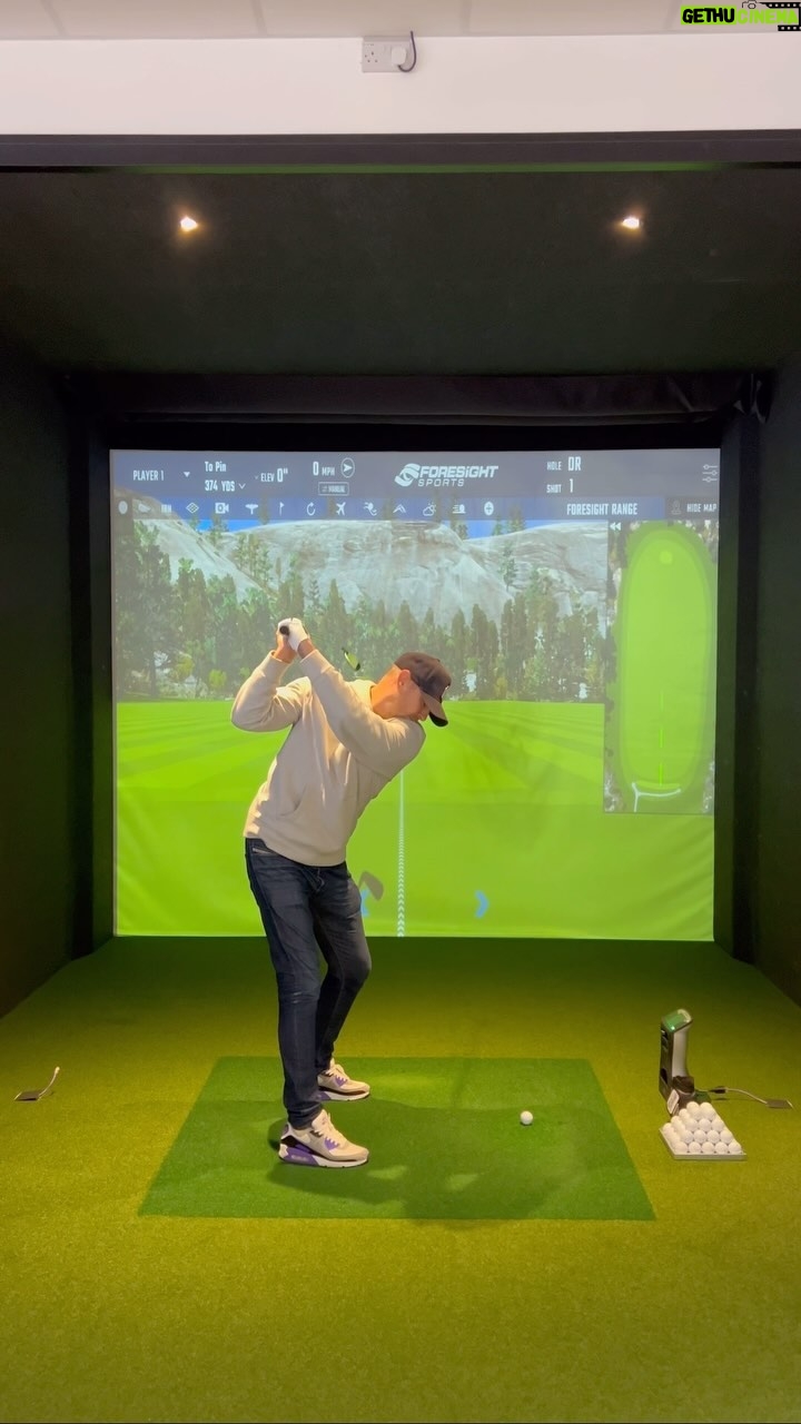 Paddy McGuinness Instagram - A mate of mine told me about @clubhousegolfuk and now I’m skint. 😆 I’ve been 4 times in the last month! They even have a bespoke club fitting room 💦 Christmas is cancelled kids. Priorities!!! ⛳️ 🏌🏽♂️#golf #addict #amateur #golflife #clubhousegolf